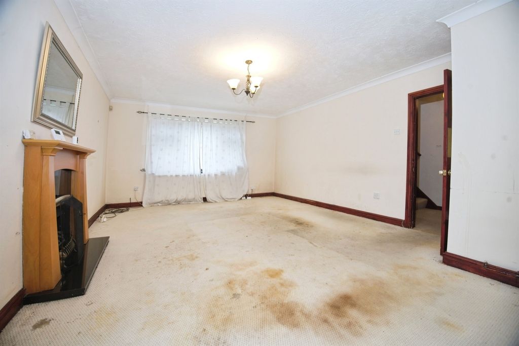 Property photo 3 of 33