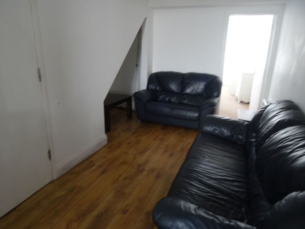 Property photo 3 of 27