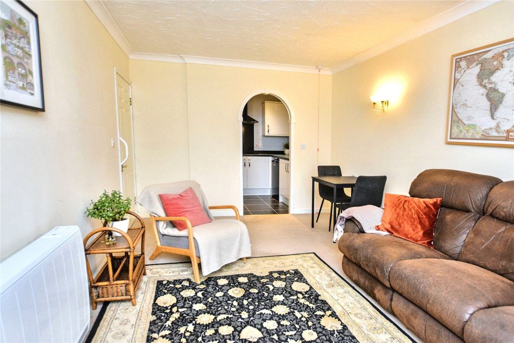 Property photo 3 of 11 Living Room