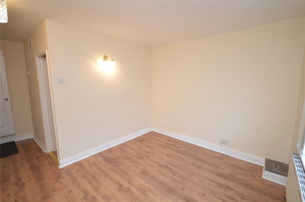 Property photo 3 of 11 Picture 3