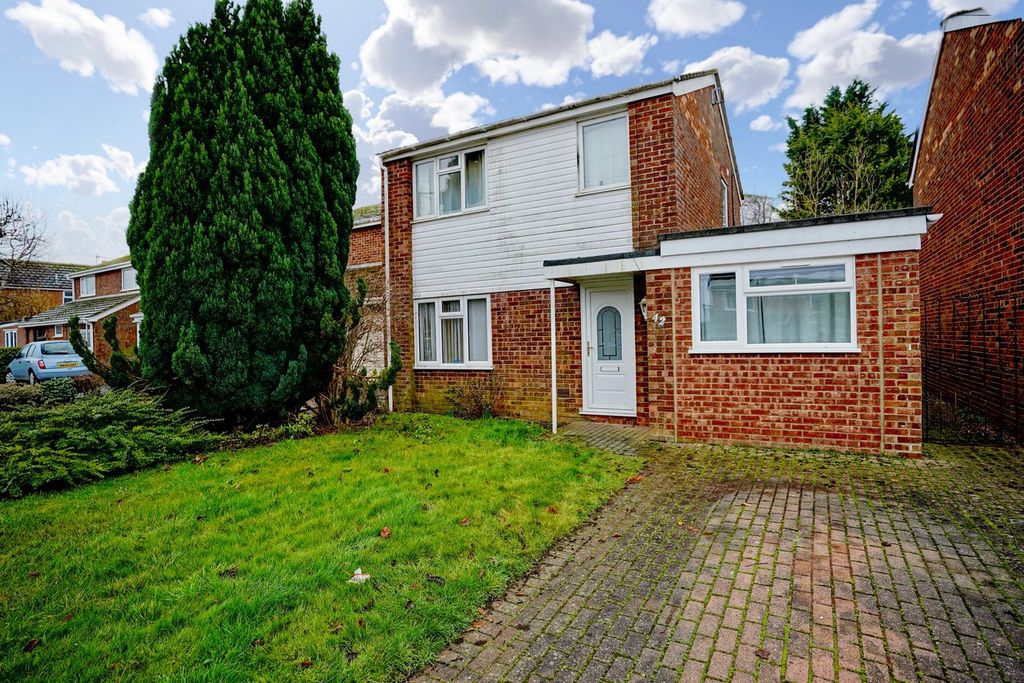 Property photo 1 of 8