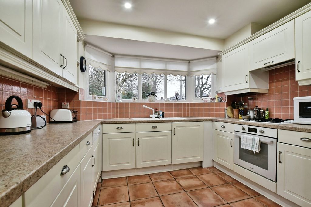 Property photo 3 of 15 Kitchen