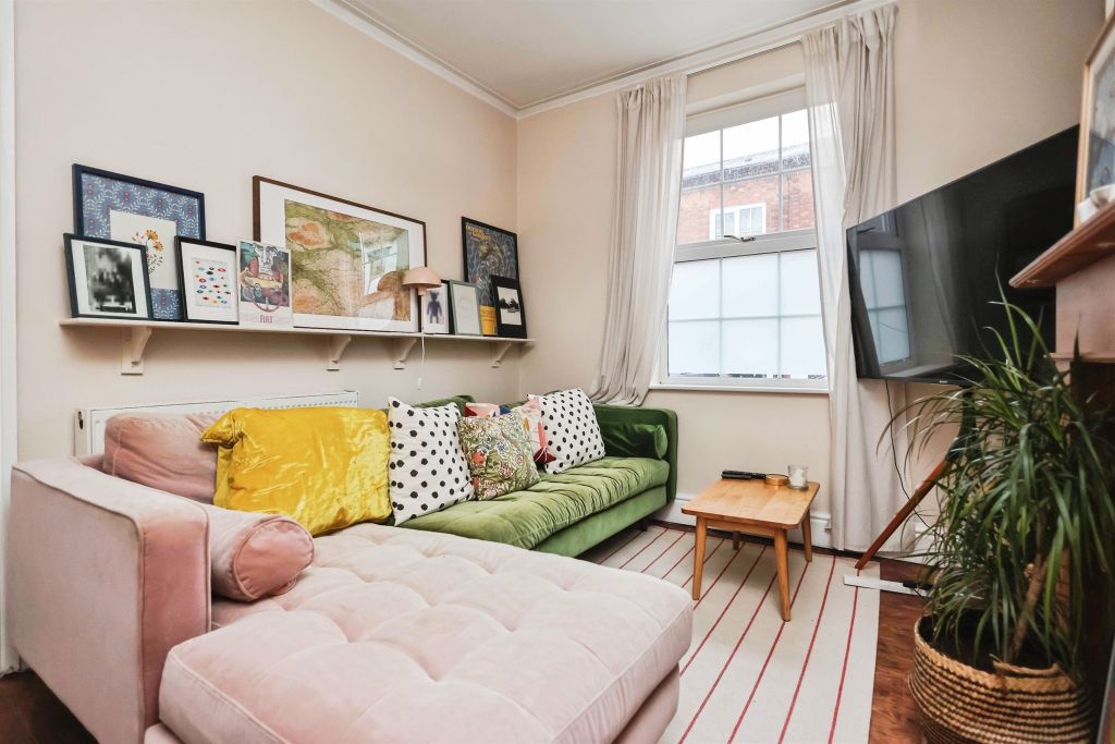 Property photo 2 of 17