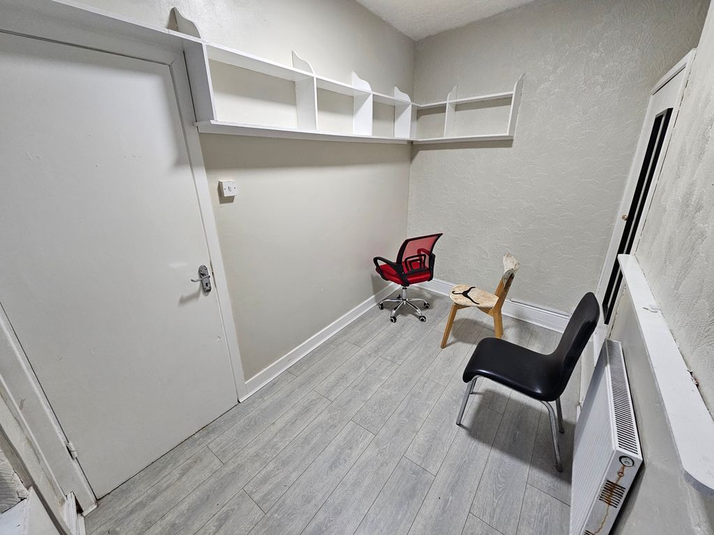 Property photo 2 of 8 Image