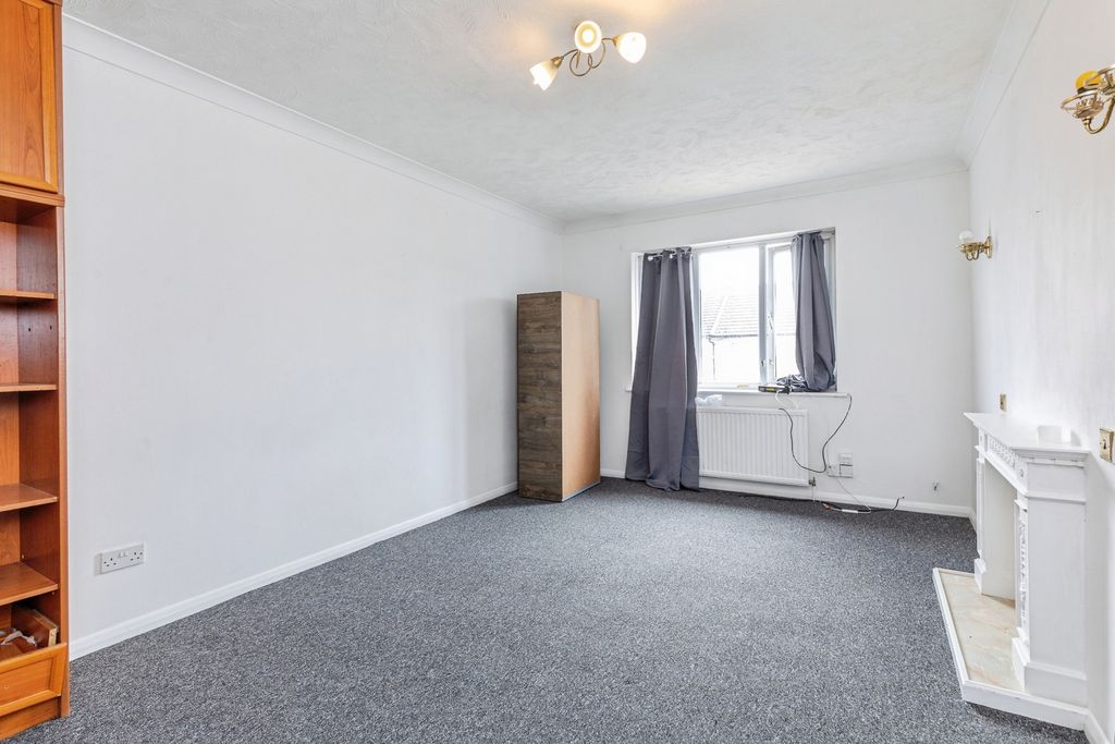 Property photo 3 of 8 Pbox-Img.Jpg