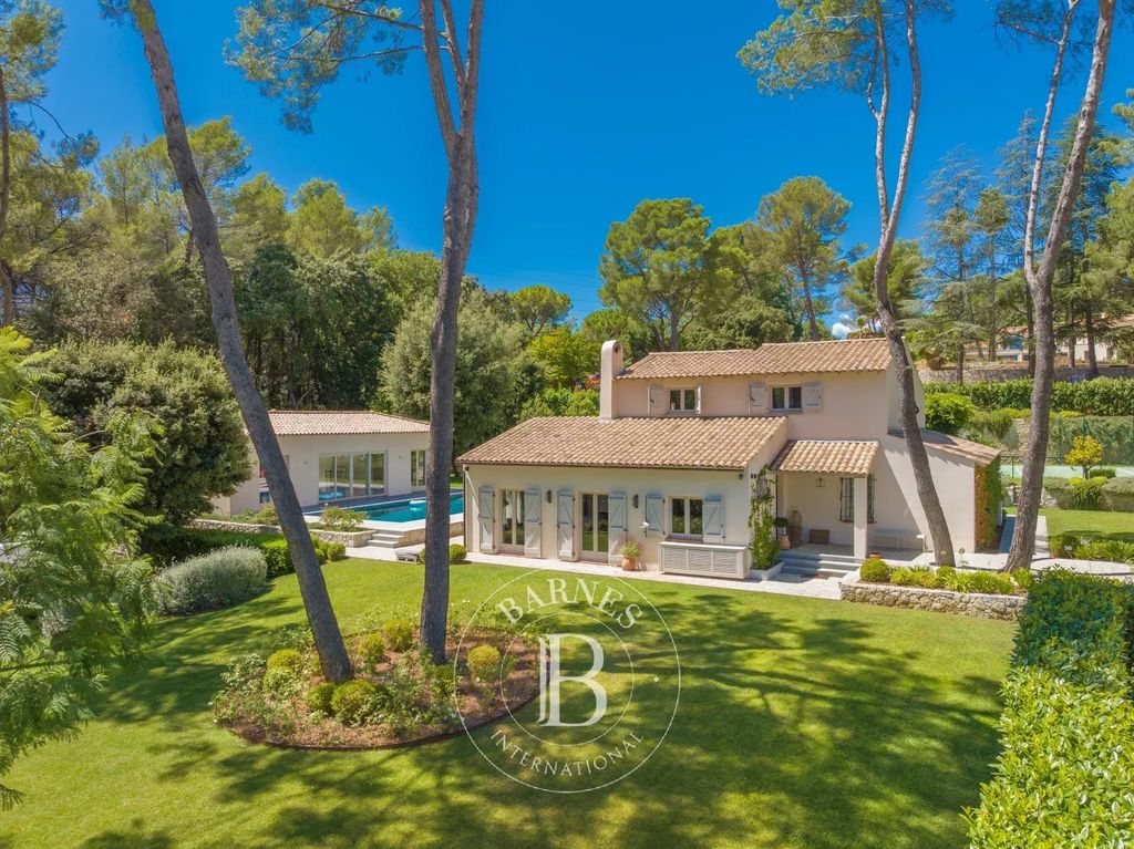 Property photo 2 of 21