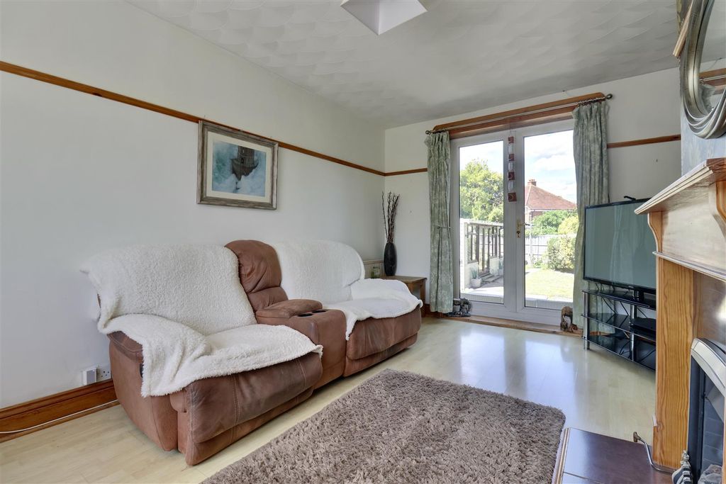 Property photo 3 of 16 8C9803Ff-3715-4238-Ad28-49F8Fa1B2Ac2_1_201_A.Jpeg