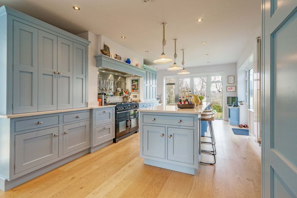 Property photo 3 of 22 Kitchen/Breakfast Room