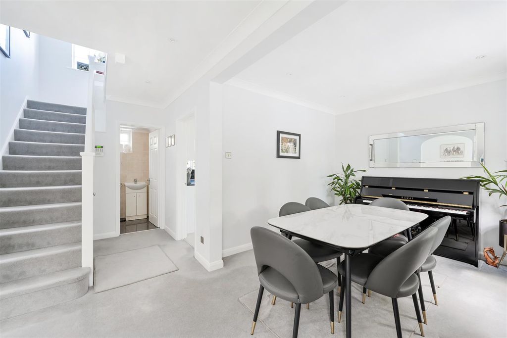 Property photo 1 of 20 Redwood (20).Jpg