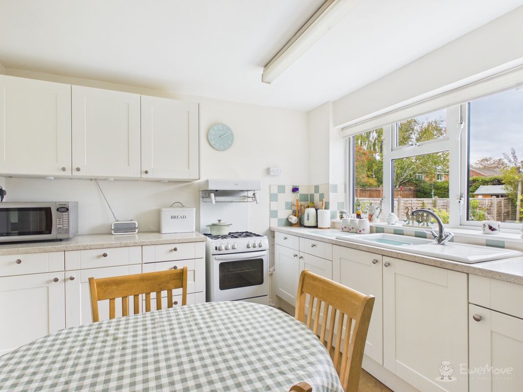 Property photo 3 of 17 Kitchen- Mark Stephens Ewemove Newmarket And Soham