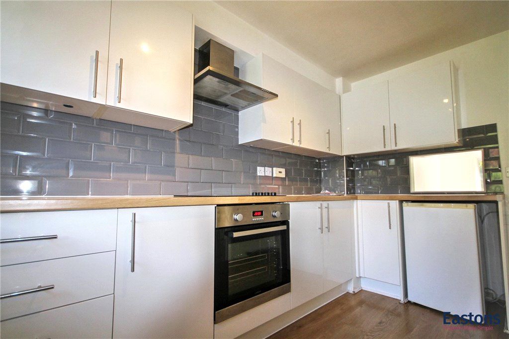 Property photo 2 of 28 Picture No. 11