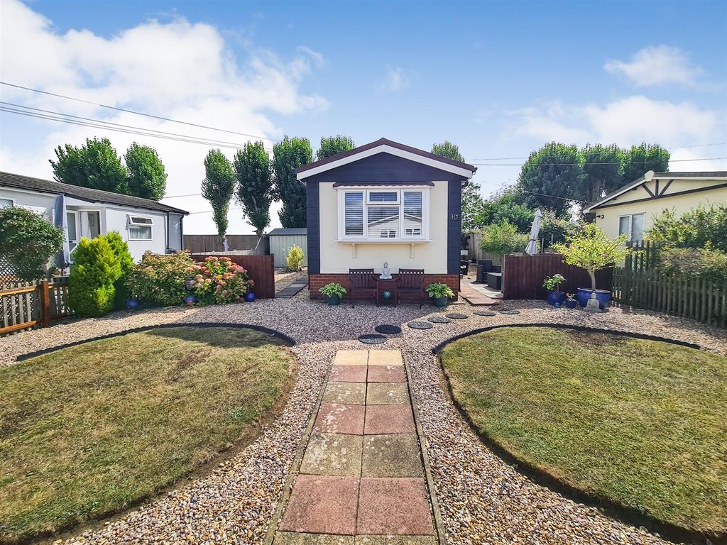 Property photo 1 of 24