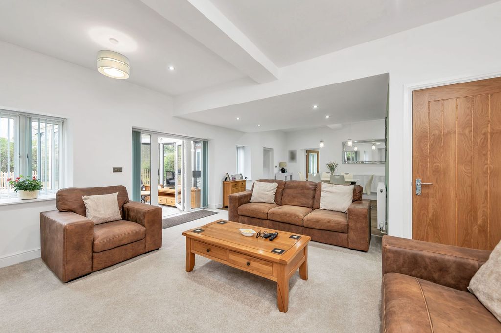 Property photo 3 of 25