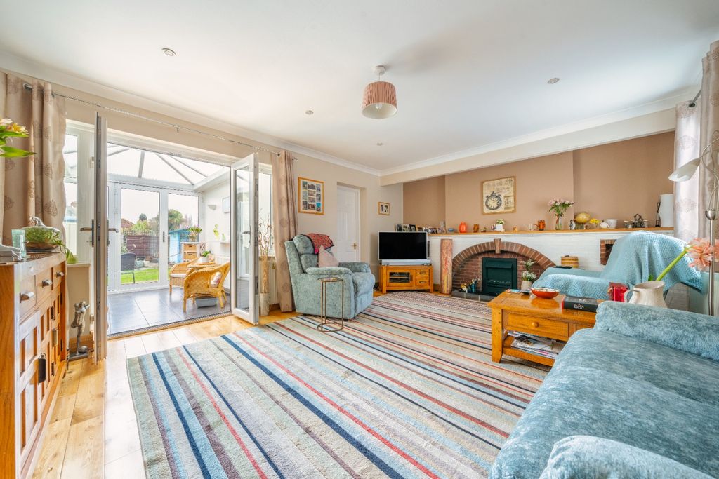 Property photo 2 of 15 4657454