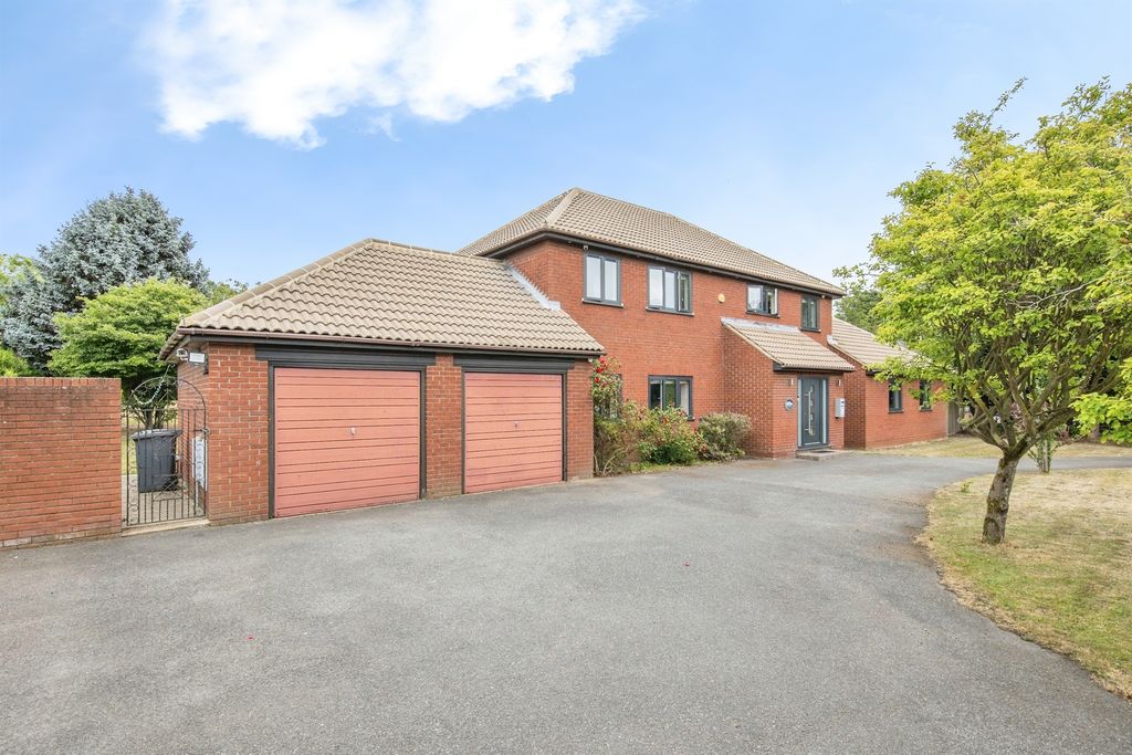 Property photo 1 of 35