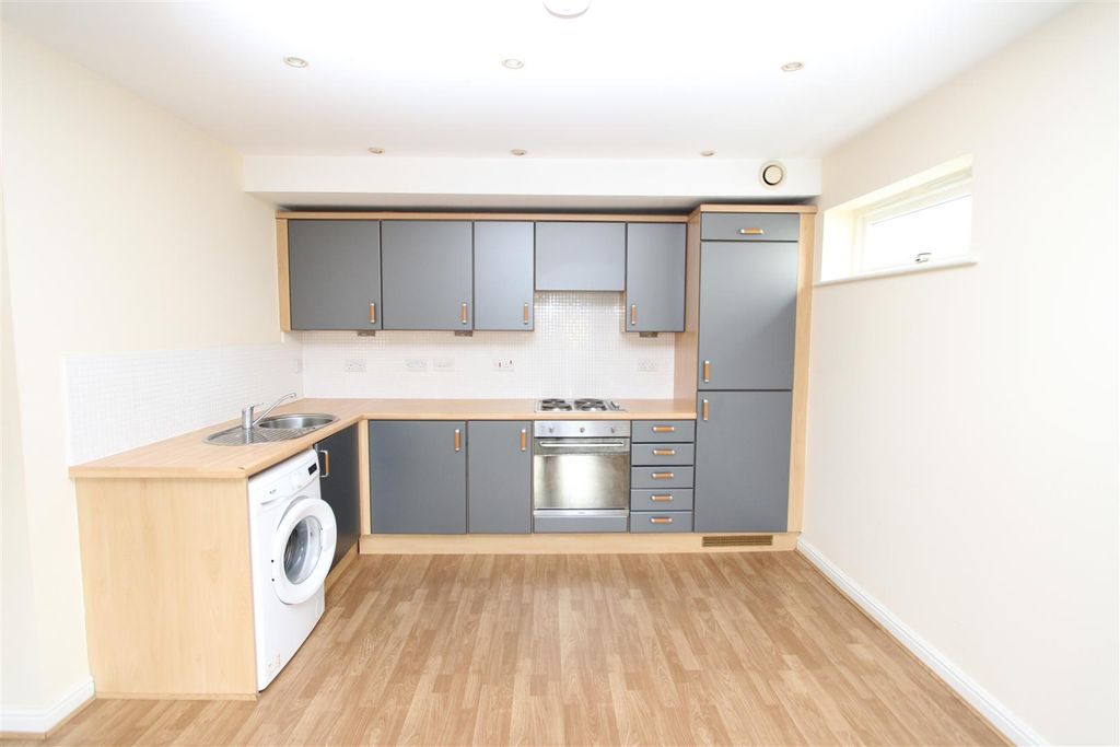 Property photo 2 of 9