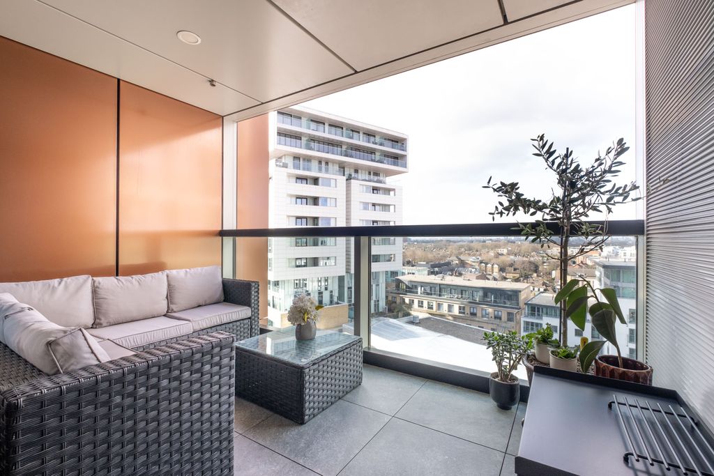 Property photo 2 of 14