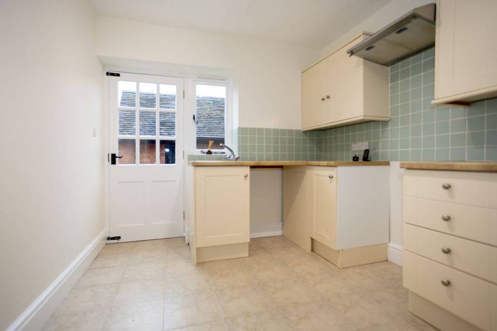 Property photo 3 of 15 6 Church Steet 130126-106