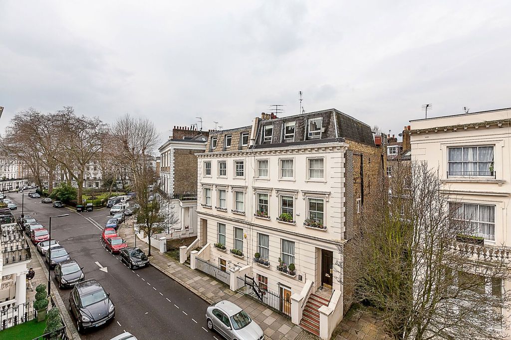Property photo 1 of 77
