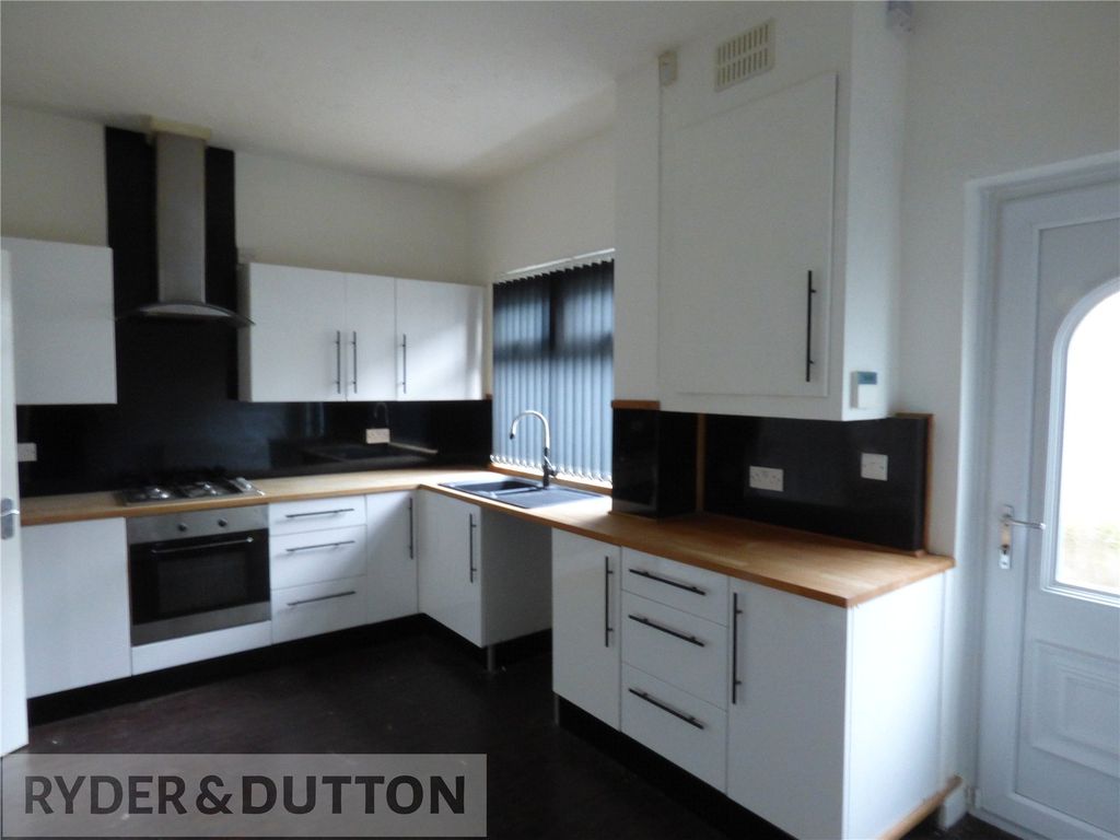 Property photo 3 of 13 Kitchen