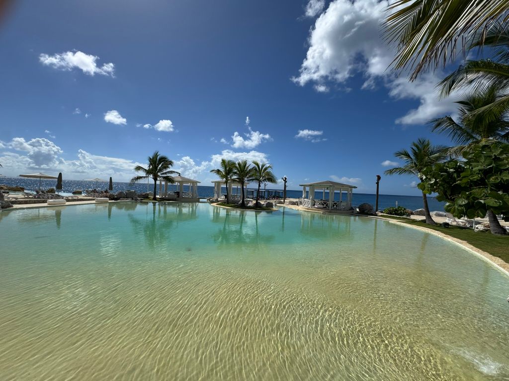 Property photo 1 of 28