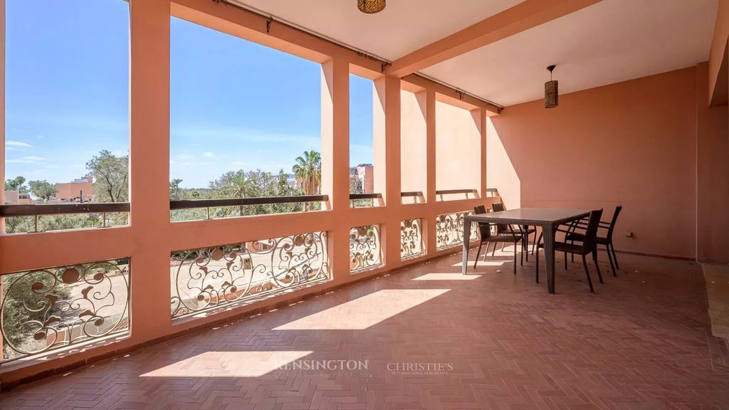 Property photo 2 of 28