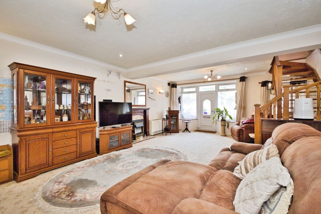 Property photo 2 of 20