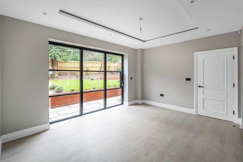 Additional image 32 of 4 bed detached house for saleCross Lanes, Guildford GU1