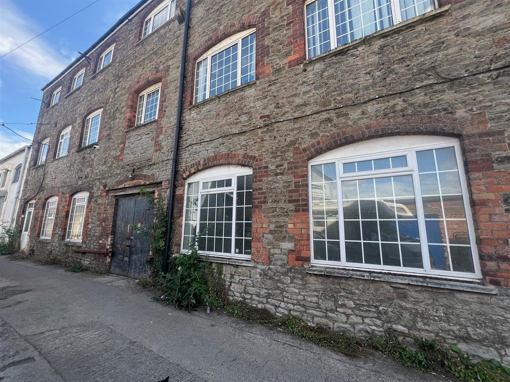 Property photo 1 of 5 Workshop Front.Jpg