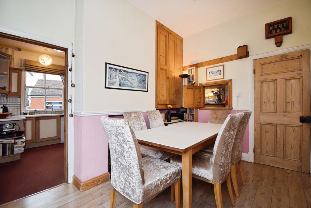 Additional image 24 of 4 bed semi-detached house for saleHolmfield Road, Leicester LE2
