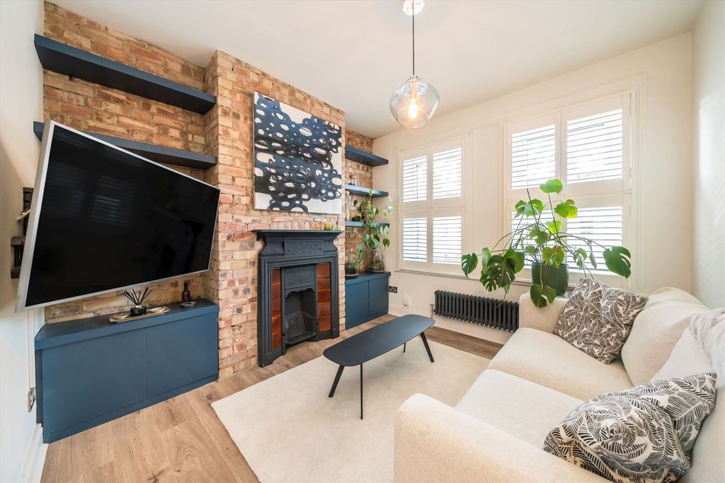 Property photo 2 of 6