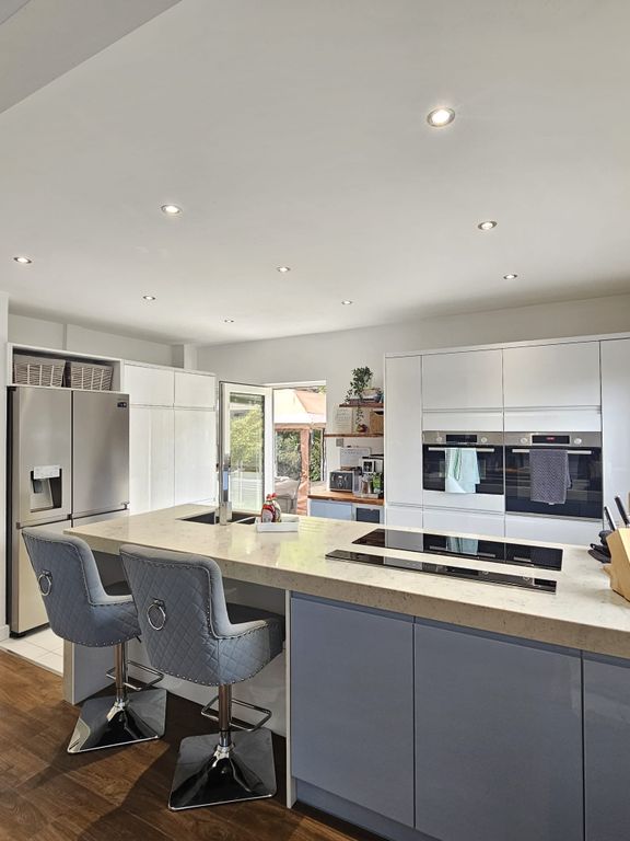 Property photo 3 of 29