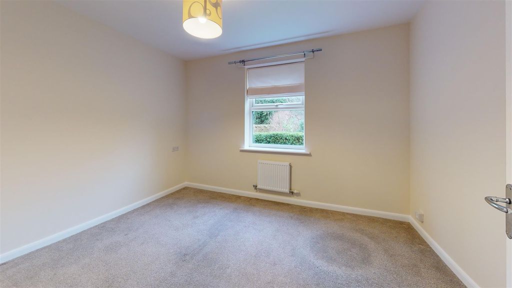 Property photo 2 of 18 Riverside-Walk-Unfurnished (3).Jpg