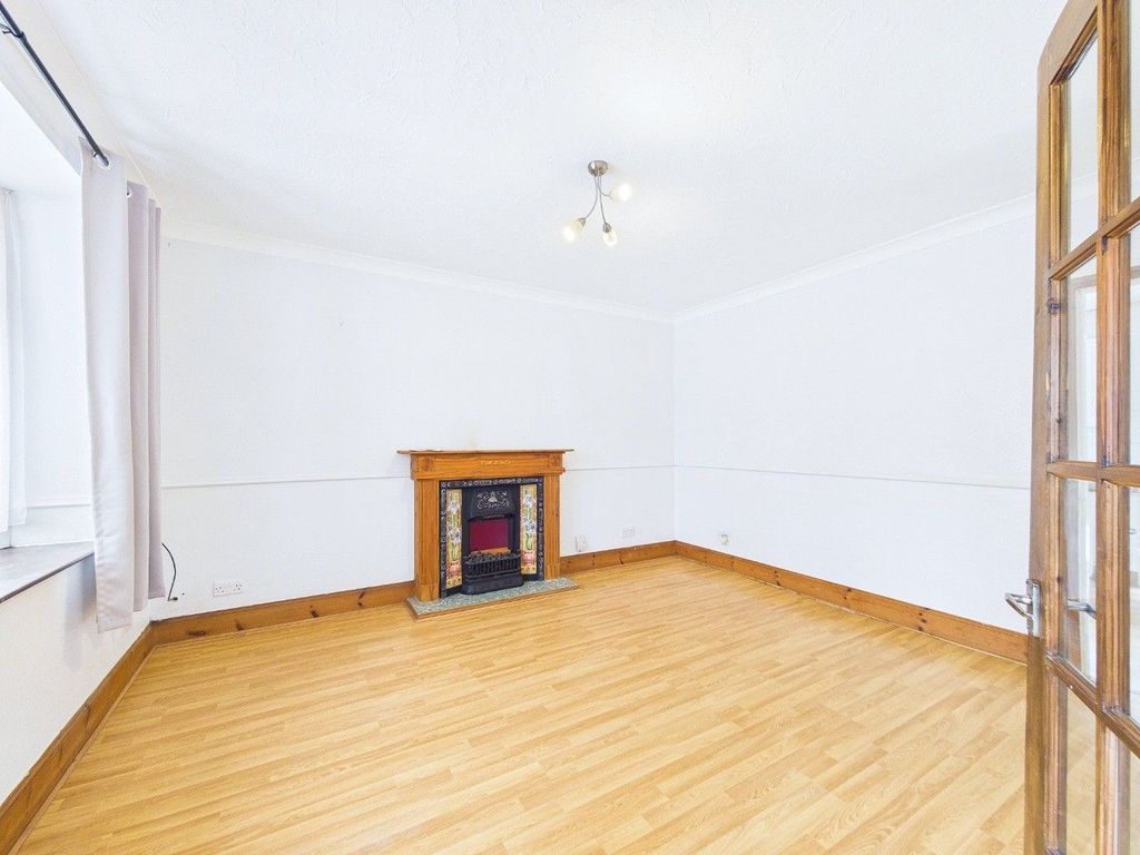 Property photo 3 of 9 5214019