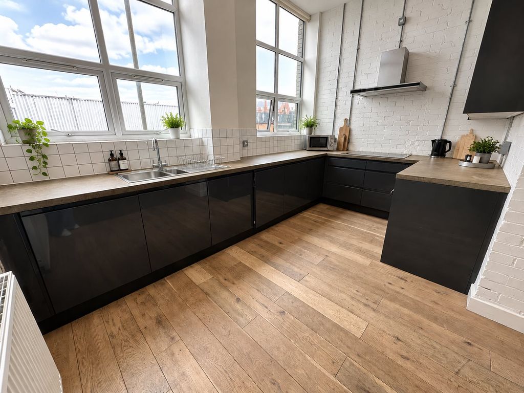Property photo 1 of 14 2, 63 Kempston - 13