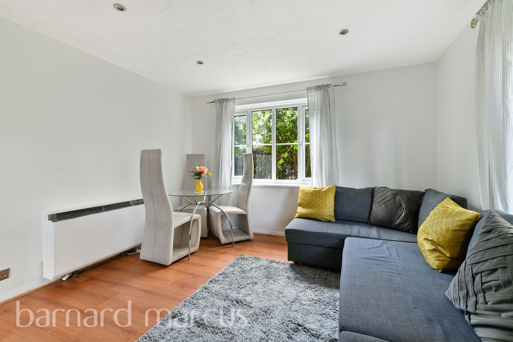 Property photo 3 of 8