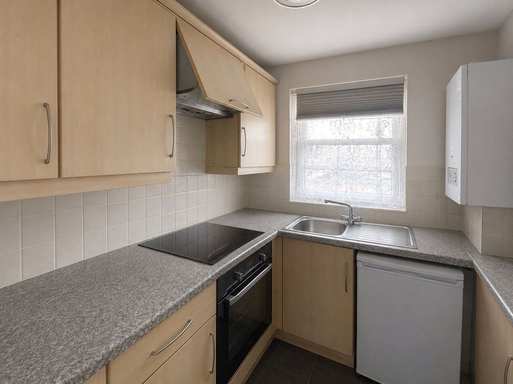 Property photo 3 of 9 Kitchen