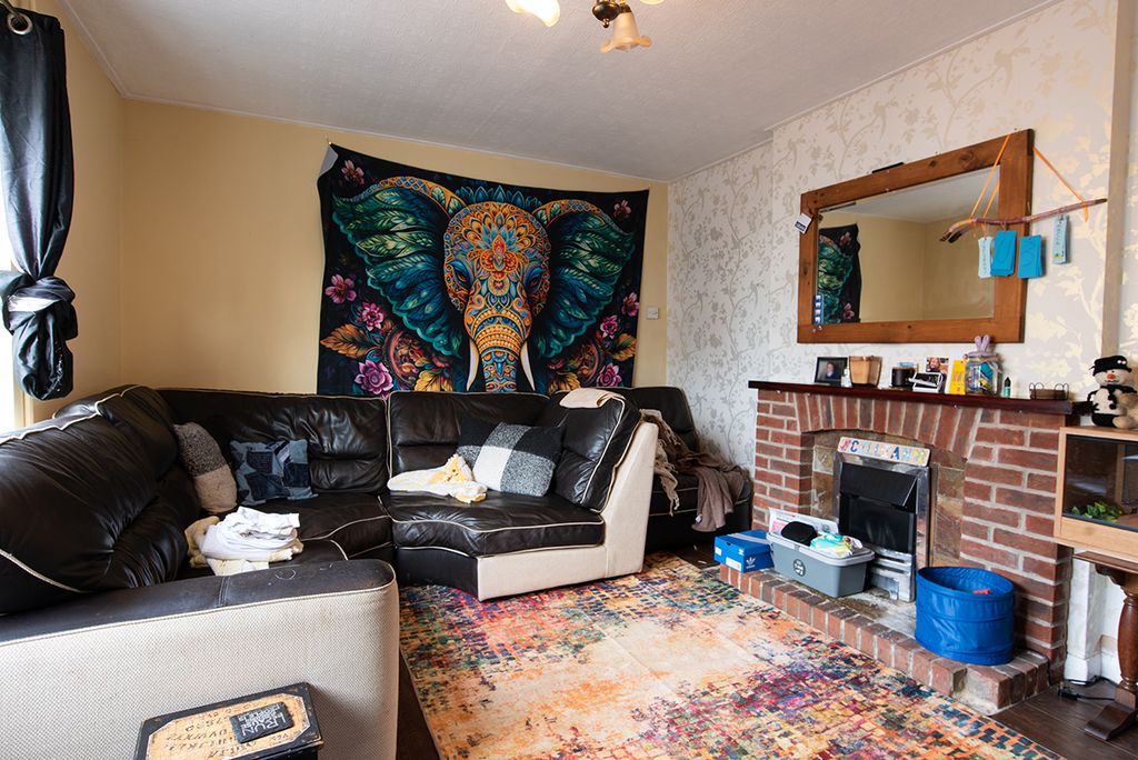 Property photo 3 of 24