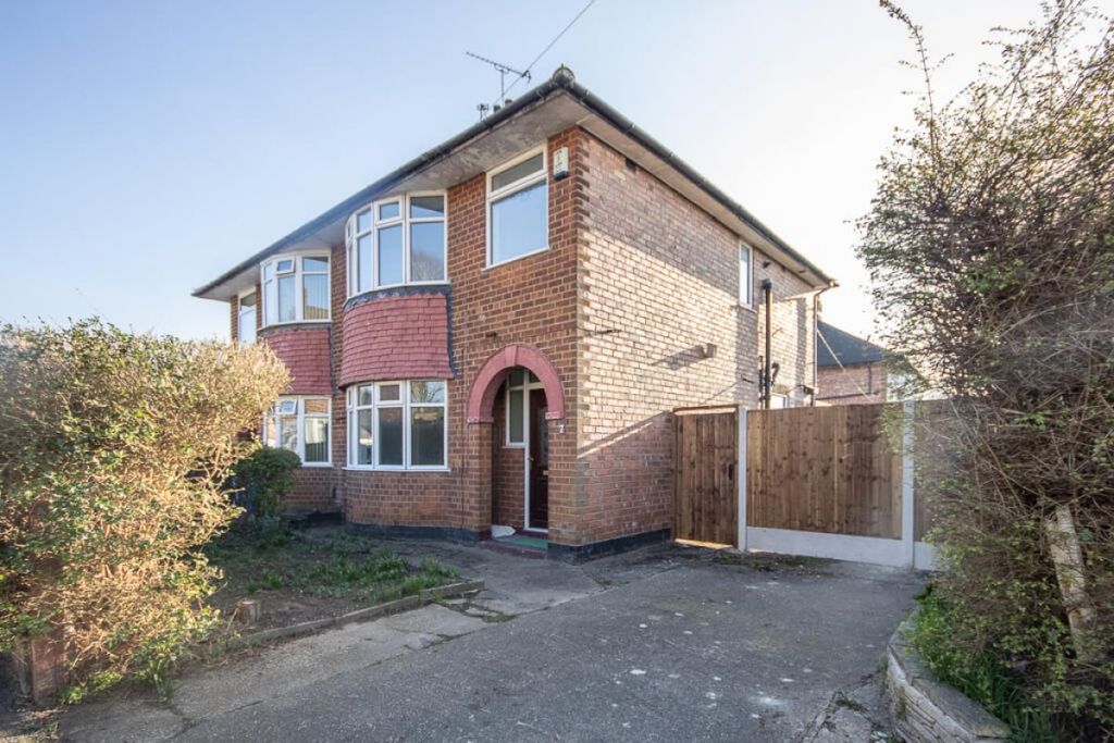 Property photo 1 of 11