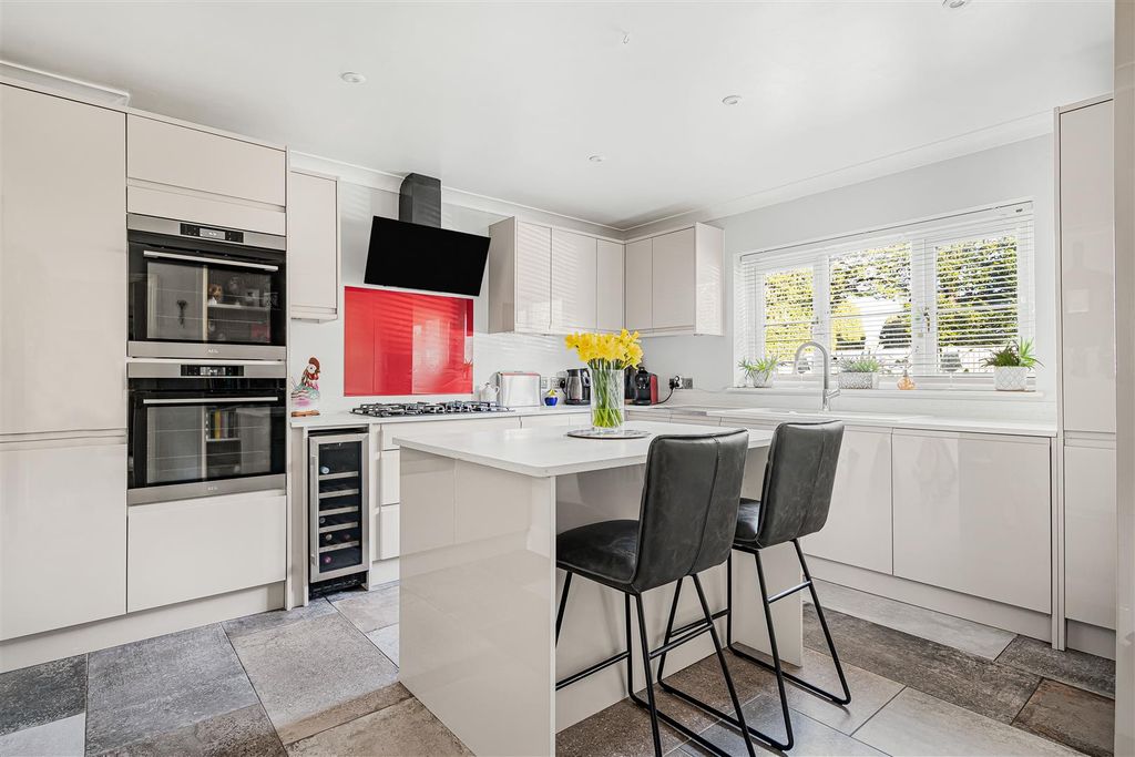 Property photo 2 of 25 31_75668.Jpg