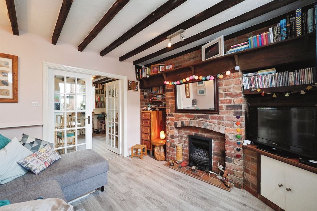 Property photo 2 of 17