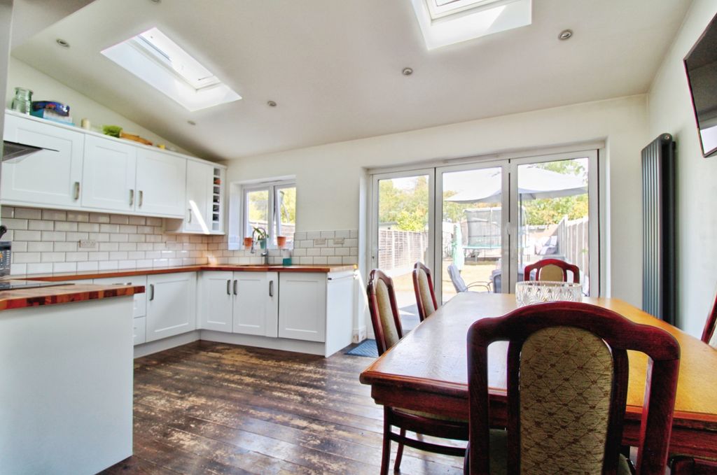 Property photo 3 of 26 11