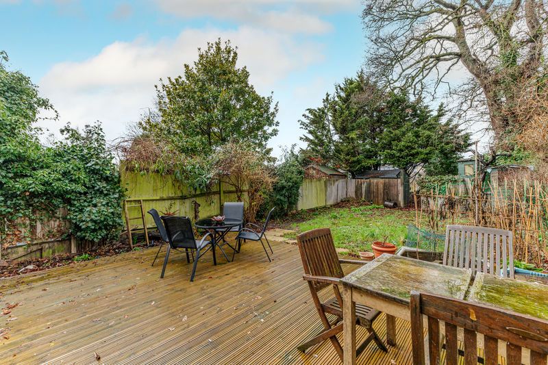 Property photo 2 of 18 Ivy Gate