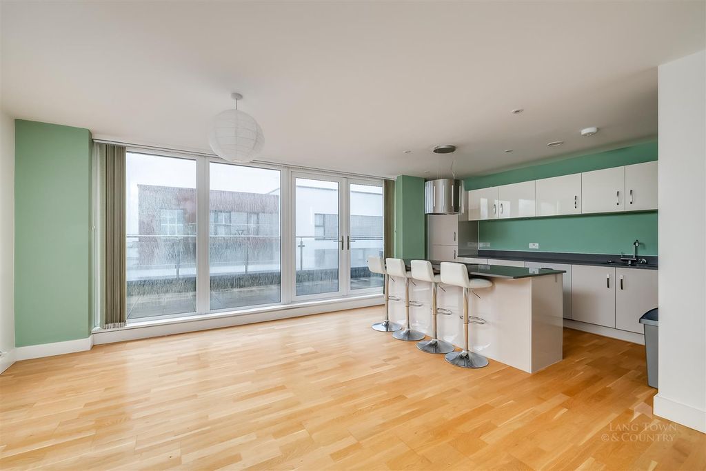 Property photo 3 of 13 0014.Jpg