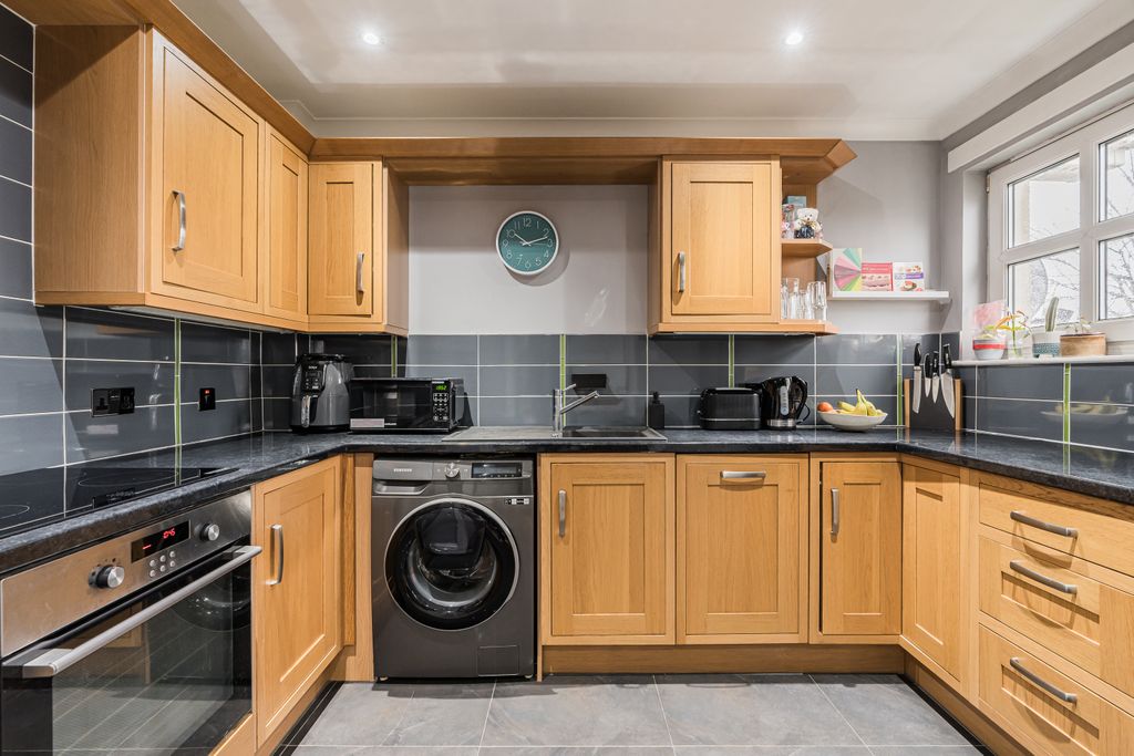 Property photo 3 of 25 Property Image 3