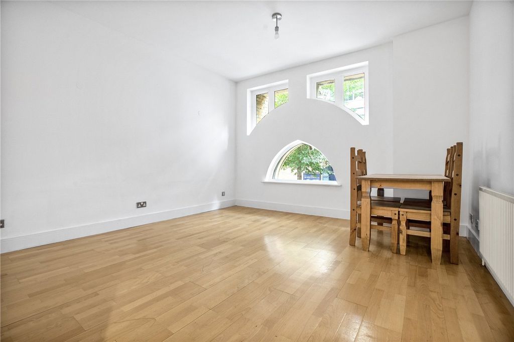 Property photo 2 of 7 Picture No. 06