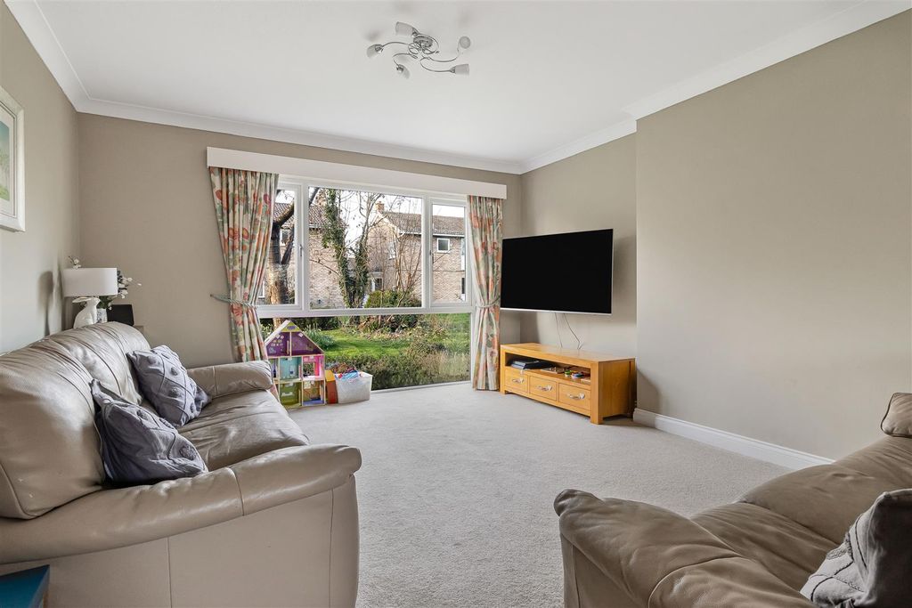 Property photo 2 of 25 11_74512.Jpg