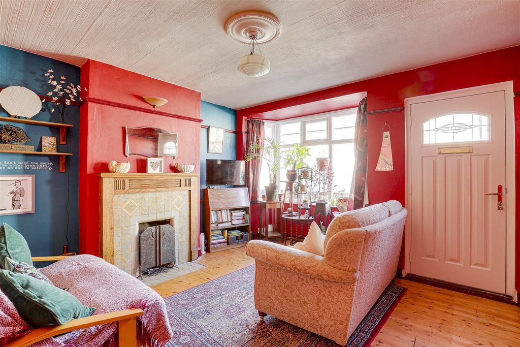 Property photo 2 of 16 32245.Jpg