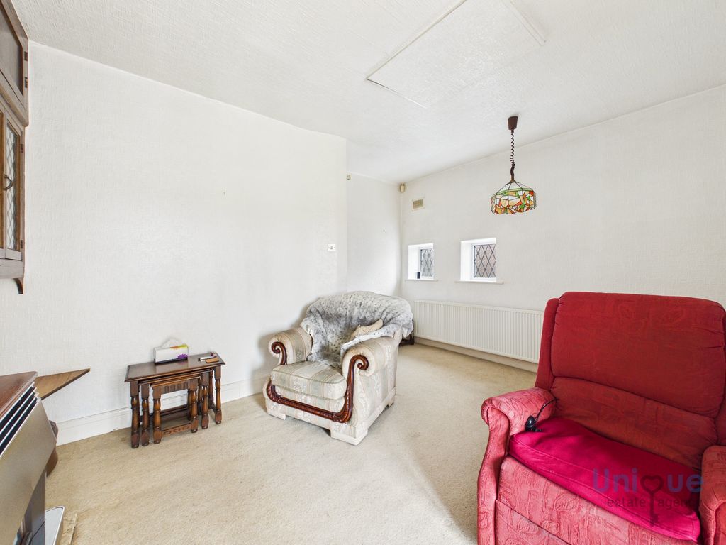 Property photo 2 of 31