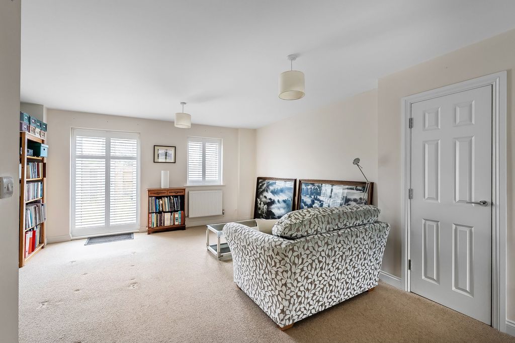 Property photo 2 of 36